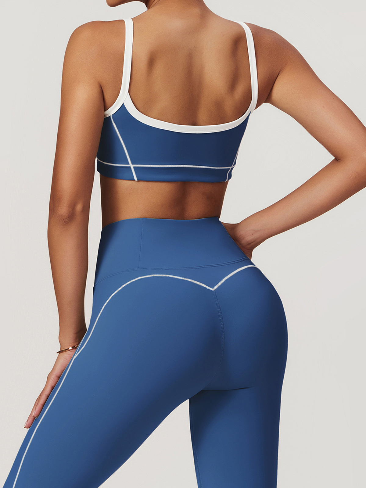 Sports Bra with Seamless Edges | Athletic Style
