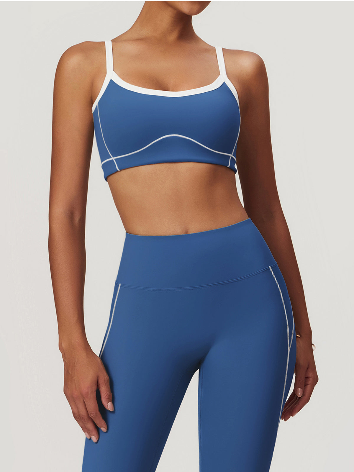 Sports Bra with Seamless Edges | Athletic Style