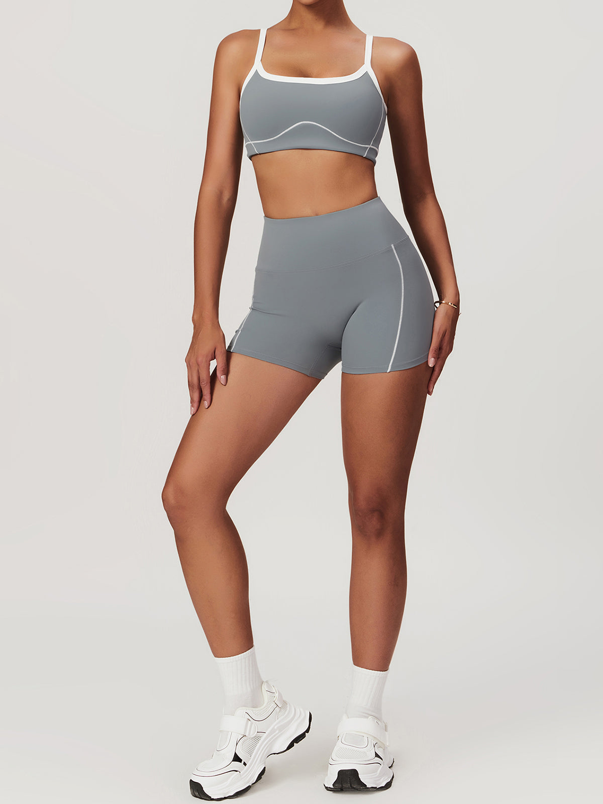 Sports Bra with Seamless Edges | Athletic Style