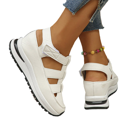 Closed-Toe Sandal with Chunky Sole and Adjustable Straps