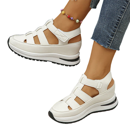 Closed-Toe Sandal with Chunky Sole and Adjustable Straps