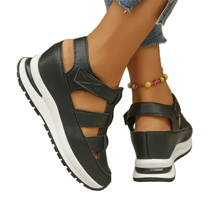 Closed-Toe Sandal with Chunky Sole and Adjustable Straps